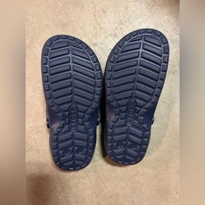 Crocs fleece lined navy slip on shoes kids youth size 4